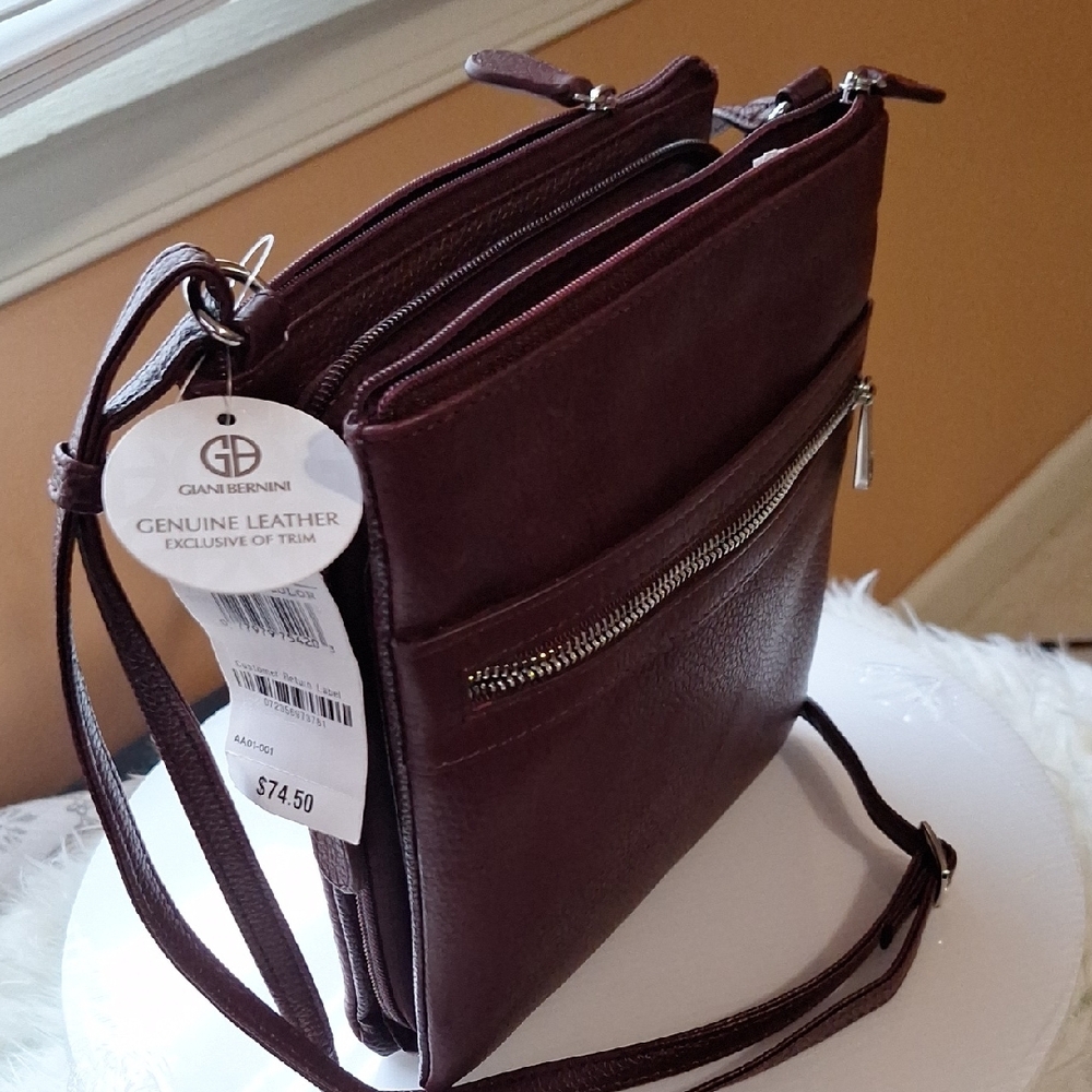Burgundy Leather Crossbody Bag with Adjustable Strap and Multiple Compartments - Picture 2 of 5